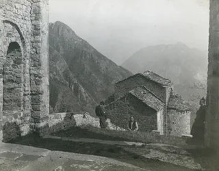 Klosteret San Pietro al Monte, Civate, Lombardiet, Italien, fotografi af Ugo Monneret de Villard, ca. 1910