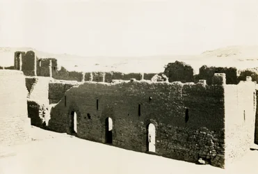 Indkvartering i den nedre del af Simeon-klosteret, Aswan, Egypten, foto af Ugo Monneret de Villard