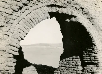 Ruiner af kirke i ørkenen, detalje af pendentiv til kuppel, Adindan, Egypten, foto af Ugo Monneret de Villard