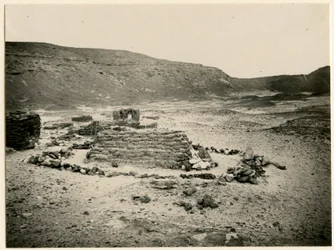 Grav i den sydlige nekropol, Qasr Ibrim, Egypten, foto af Ugo Monneret de Villard