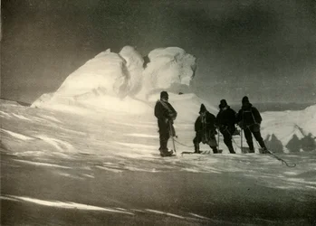 En bemærkelsesværdig fumarole i det gamle krater, i form af en liggeløve, c1908, 1909.