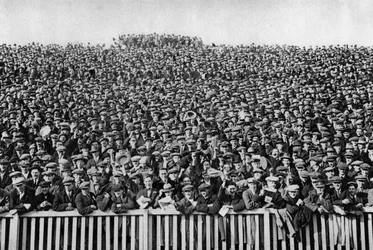 En lørdag vinter fodbold publikum, London, 1926-1927