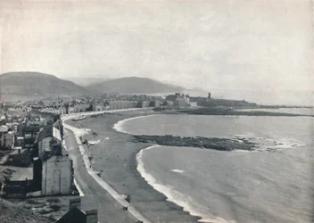 Aberystwyth - Udsigt over bugten, viser slottet og University College, 1895