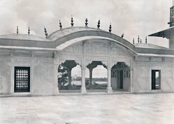 Agra. Khas Mahal viser Taj, c1910.