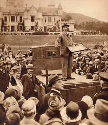 En auktion for velgørenhed på Balmoral, 1930