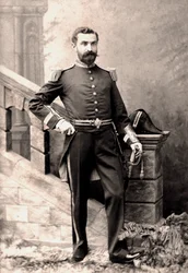 En officer i fuld uniform, begyndelsen af det 20. århundrede