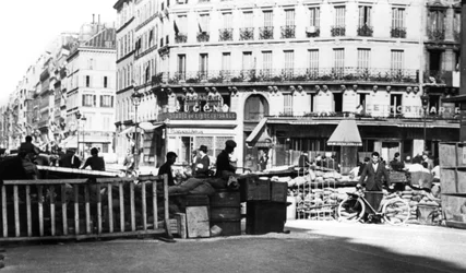 Barrikade på Rue de Chateaudun, befrielse af Paris, august 1944