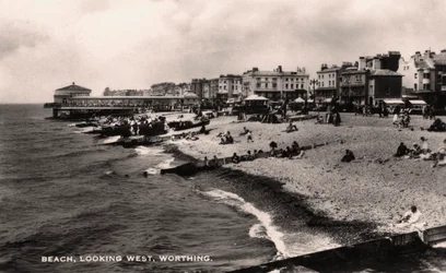Strand, ser mod vest, Worthing, Sussex, 1935