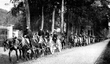Belgisk artilleri undgår tyske Taube-fly, Første Verdenskrig, 1914