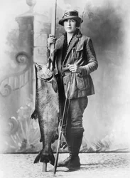 Årets største laks, USA, ca. 1927 (s/h-billede)