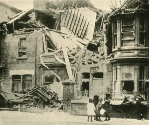 Bombebeskadigede huse, Hartlepool, Første Verdenskrig, december 1914, c1920.