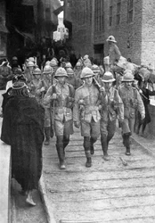 Britiske tropper på vej til Bagdad, Første Verdenskrig, 1917, c1920