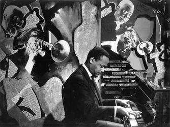 Bud Powell i "Three Bedrooms in Manhattan" 1965 (s/h-billede)
