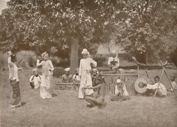 Burmesiske musikere og Pwe-dansere, 1900.