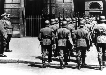 Vagtskifte ved det tyske hovedkvarter i det besatte Paris, juni 1940