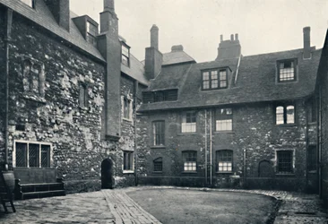 Charterhus. Interiør af Wash-House Court, 1925