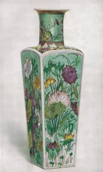 Kinesisk klubformet vase. KAng Hsi-periode, 1661-1722, 1928
