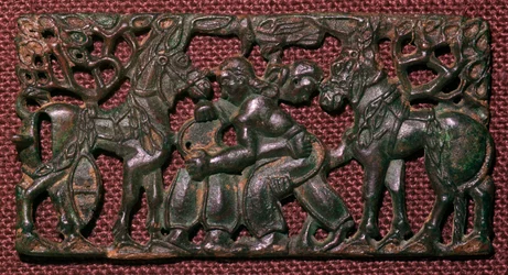 Kinesisk bronze-seleplade af brydningsmænd, 5. århundrede f.Kr