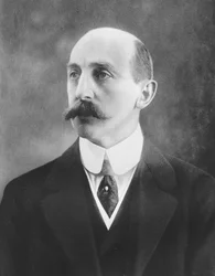 Oberst Chaloner, M.P., 1911