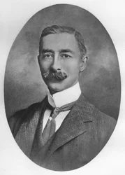 Oberst W. Hall Walker, M.P., 1911