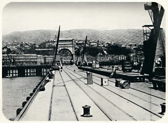 Customs Pier, Valparaiso, 1911