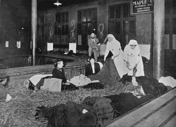 Toldrummet ved Gare du Nord, Paris, en nødhjælpsstation for franske flygtninge, 1914