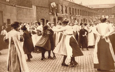 Dans fejrer krigens afslutning, 1918 1935