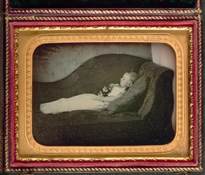 Dødt barn på en sofa, ca. 1855.