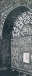 Delhi. The Scales of Justice Carved Marble Screen, gennem hvilken andragender blev modtaget., c1910.