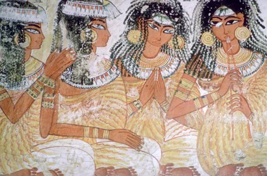 Egyptisk vægmaleri af musikere ved en banket