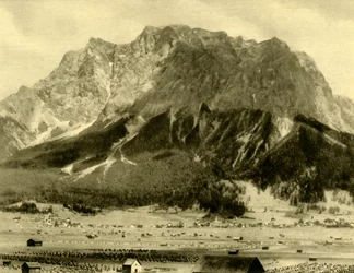 Ehrwald og Wetterstein-bjergene, Tyrol, Østrig, c1935.