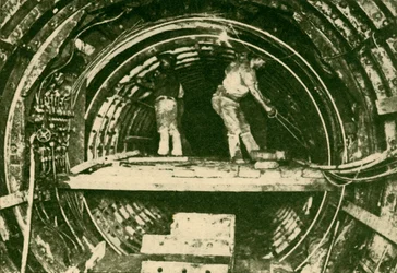 Enlarging Tunnels on the City and South London Railway, Showowing New and Old Diameters, 1930.