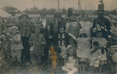 Klædekonkurrence, c1900