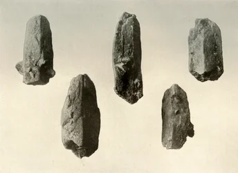 Feldspatkrystaller fra Summit of Mount Erebus Natural Size, 1909