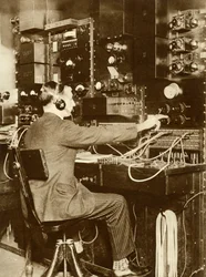 Første transatlantiske telefonopkald, fra London til New York, 7. marts 1926, 1935.