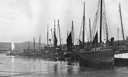 Fiskerbåde i Port St Mary havn, Isle of Man, 1924-1926