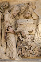 Fleury Abbey Basilica North gate skulptur: Saint Benedict