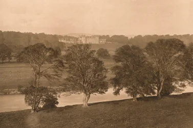 Floors Castle, fra South Bank of the Tweed, 1902