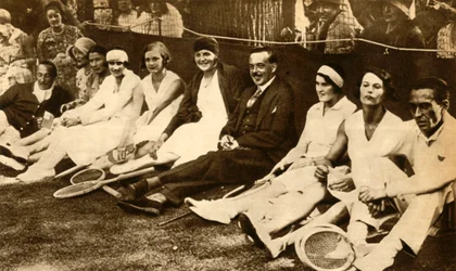 Tidligere konge Manuel II af Portugal med tennisspillere, Storbritannien, 1930, 1933.