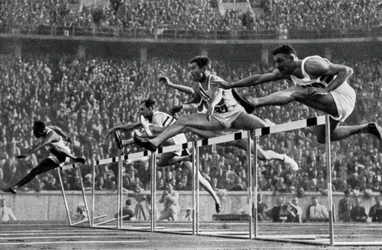Forrest Towns, amerikansk olympisk mester i 110 meter hækkeløb, 1936