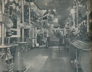 Forward Engine-Room of the Empress of Britain, med kontrolplatform, 1936