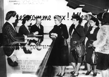 Franske kvinder melder sig til krigsarbejde i Tyskland, 1940-1944