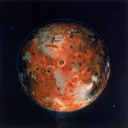 Fuldt udsyn over Io, en af Jupiters måner, 1979