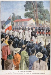 General Voyron gennemgår franske tropper, Shanghai, 1900