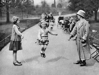 Pigen springer, Hyde Park, London, 1926-1927