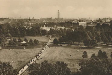 Green Park og Westminster fra strukturen, der har tilranet sig stedet i Old Devonshire, c1935.