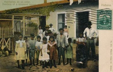 Beboer for solenergi. Beboere i et forpagtningshus, c1913
