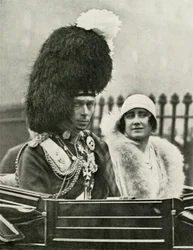 Hans Majestæt i Highland Dress ankommer til St. Giles Cathedral, Edinburgh, 1929, 1937.
