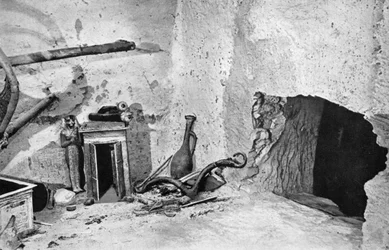 Hul lavet af røvere for at få adgang til Tutankhamons grav, Egypten, 1933-1934