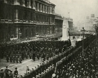 Kong George VI deltager i våbenstilstandsceremoni ved Cenotaph, Whitehall, 11. november 1936, 1937.